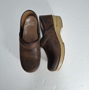Dansko Women's Professional Antique Brown Leather Mules Size 8